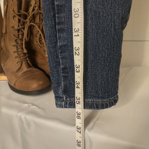 Size 28 Guess Los Angeles Skinny Jeans - Picture 9 of 10